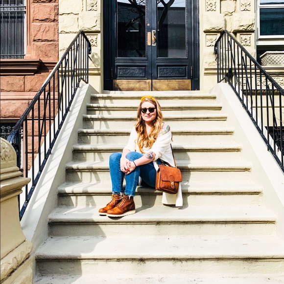 Meet your Posher, Laurel - Picture 3 of 3